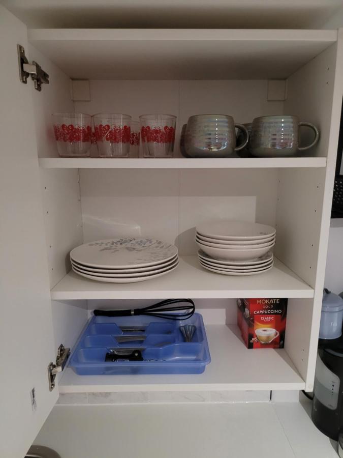 Hidden Treasure-Netflix And Wi-Fi-Basement Flat Daire Gillingham  Dış mekan fotoğraf