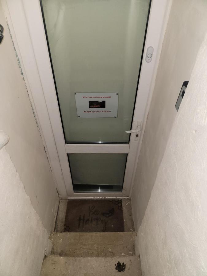 Hidden Treasure-Netflix And Wi-Fi-Basement Flat Daire Gillingham  Dış mekan fotoğraf