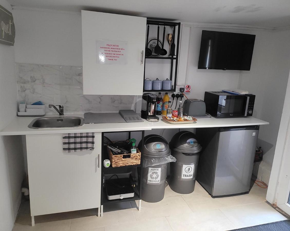 Hidden Treasure-Netflix And Wi-Fi-Basement Flat Daire Gillingham  Dış mekan fotoğraf