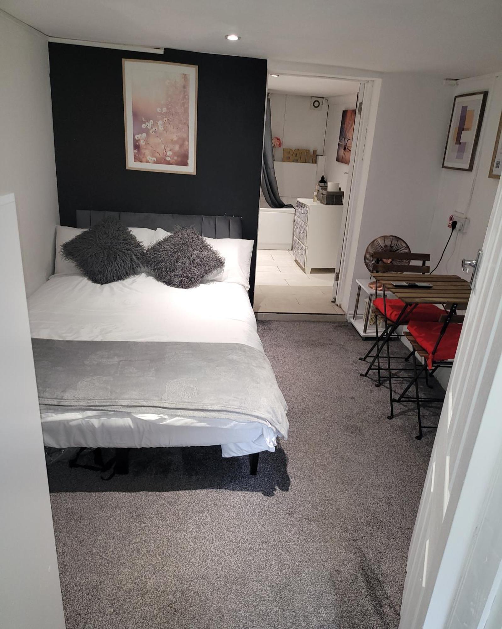 Hidden Treasure-Netflix And Wi-Fi-Basement Flat Daire Gillingham  Dış mekan fotoğraf